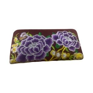 Embroidered canvas wallet
